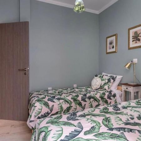 Artistic Apt In Vibrant Gazi With Large Terrace By Ghh Athens Ngoại thất bức ảnh