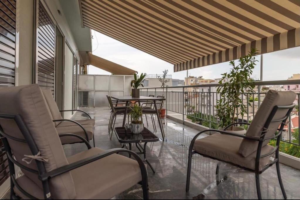 Artistic Apt In Vibrant Gazi With Large Terrace By Ghh Athens Ngoại thất bức ảnh