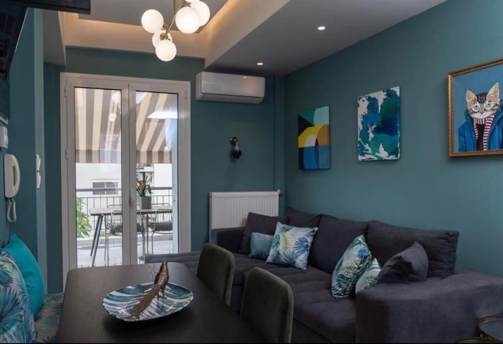 Artistic Apt In Vibrant Gazi With Large Terrace By Ghh Athens Ngoại thất bức ảnh