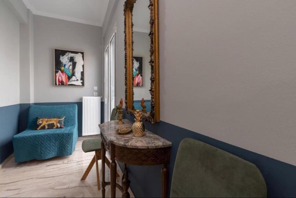 Artistic Apt In Vibrant Gazi With Large Terrace By Ghh Athens Ngoại thất bức ảnh